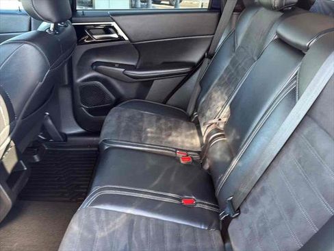 Used 2022 Mitsubishi Outlander SE image 28