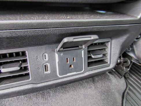 New 2025 GMC Sierra 1500 Elevation image 19