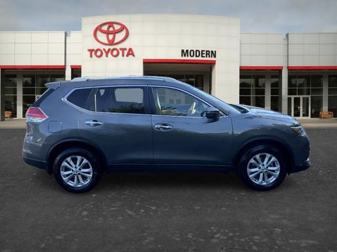 Used 2014 Nissan Rogue SV FWD image 4