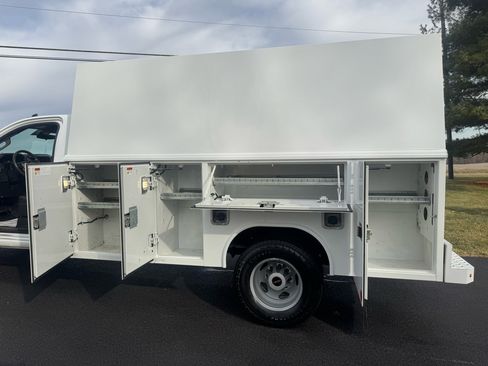 Used 2022 GMC Sierra 3500 Pro w/ Convenience Package image 21