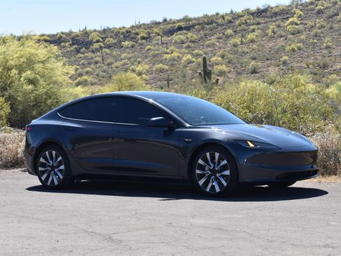 Used 2024 Tesla Model 3 Long Range RWD image 3