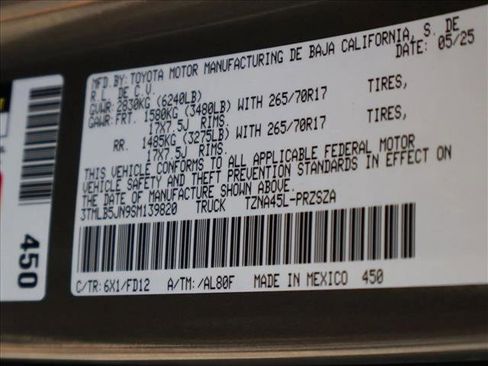 Certified 2025 Toyota Tacoma TRD Off-Road AWD/4WD image 30