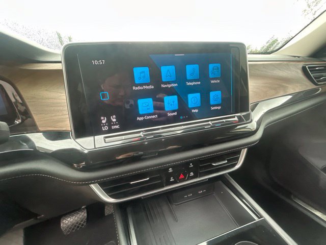 Used 2025 Volkswagen Atlas SE FWD image 25