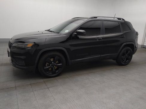 Used 2019 Jeep Cherokee Latitude Plus image 2