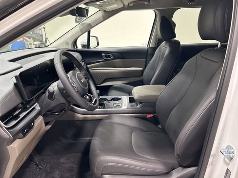 New 2026 Kia Carnival FWD image 10