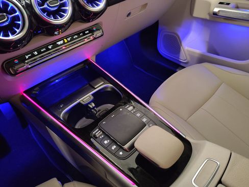 Used 2022 Mercedes-Benz GLB 250 4MATIC image 17