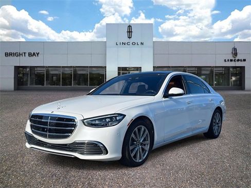 Used 2025 Mercedes-Benz S 580 4MATIC Sedan image 2