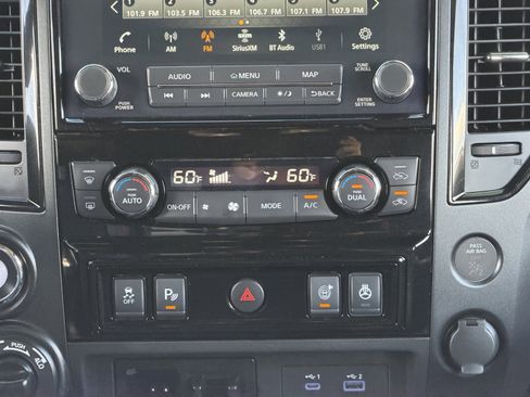 Used 2021 Nissan Titan PRO-4X w/ Pro-4x Convenience Package AWD/4WD image 20