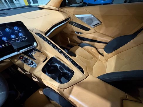 Used 2021 Chevrolet Corvette Stingray Premium Conv w/ Z51 Performance Package RWD image 40