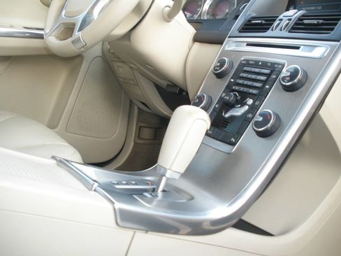 Used 2012 Volvo XC60 3.2 image 33