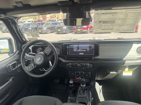 New 2026 Jeep Gladiator Sport AWD/4WD image 19
