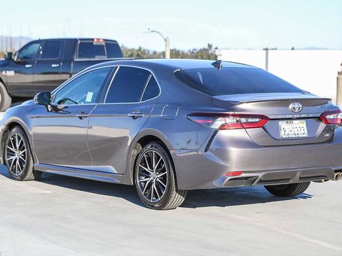 Used 2024 Toyota Camry SE image 7
