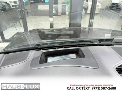 Used 2023 Porsche Cayenne Platinum Edition AWD/4WD image 31