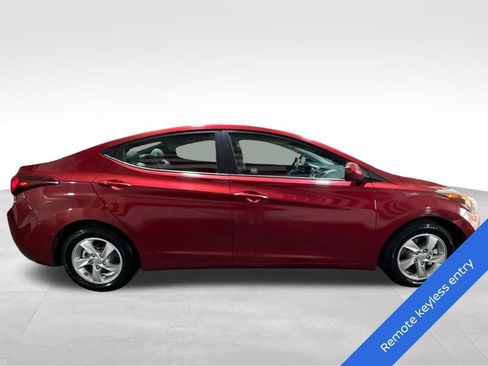 Used 2015 Hyundai Elantra SE image 4