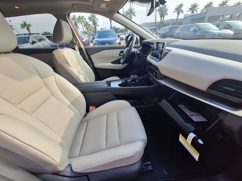 New 2026 Nissan Rogue SV FWD image 33