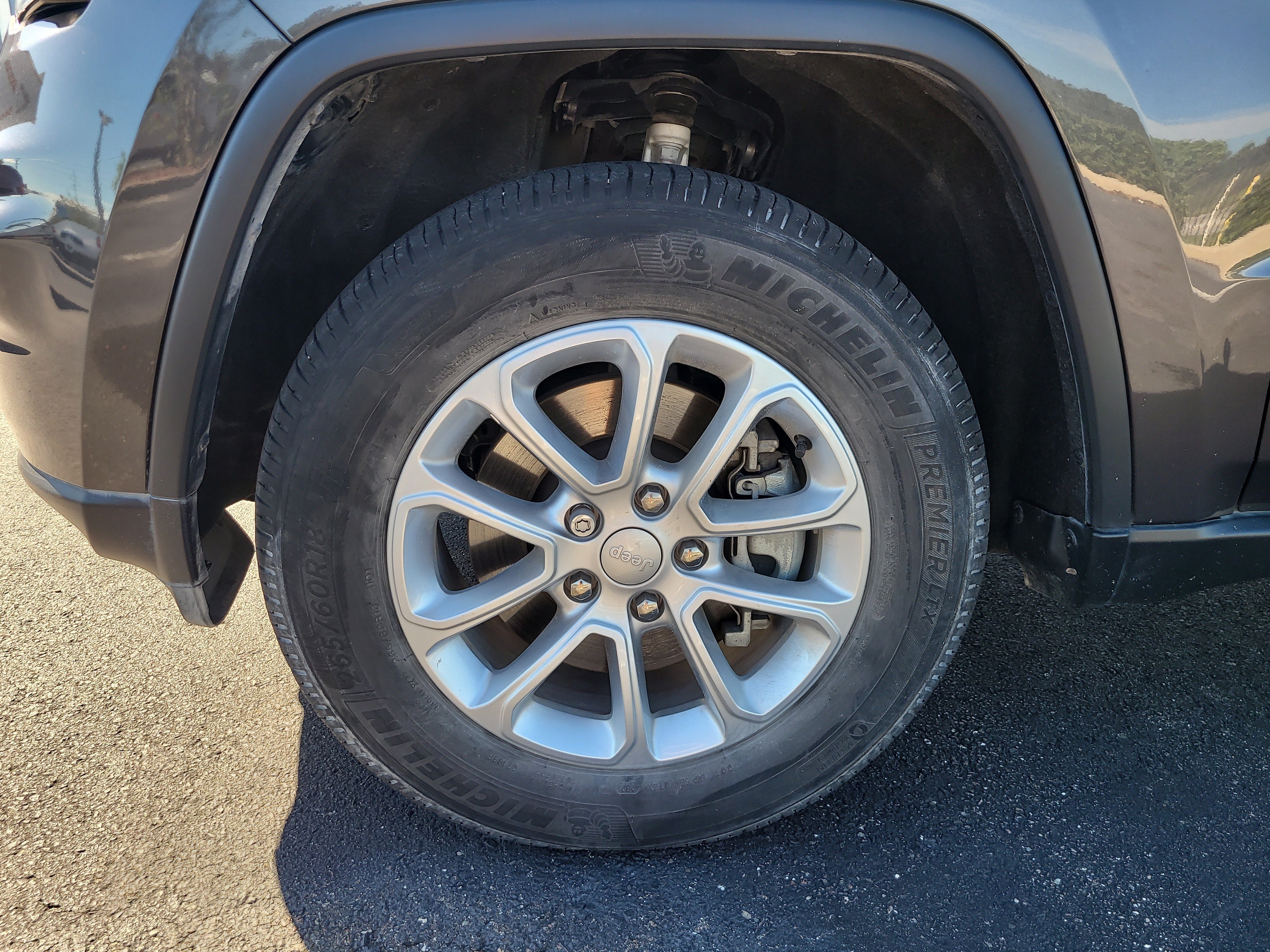 Used 2021 Jeep Grand Cherokee Laredo AWD/4WD image 9