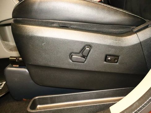 Used 2019 Dodge Grand Caravan SXT image 23