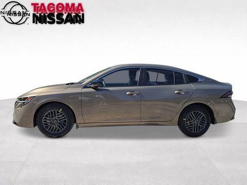 New 2026 Nissan Sentra SV FWD image 2