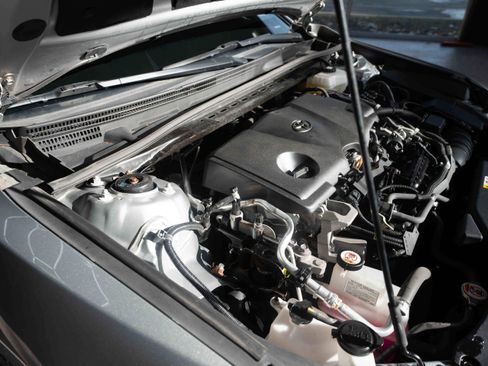 Used 2021 Toyota Camry SE image 31