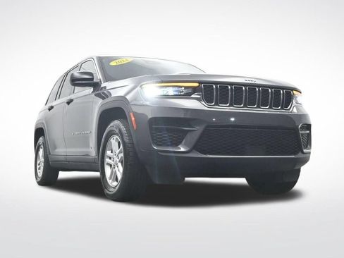 Used 2024 Jeep Grand Cherokee Laredo RWD image 33