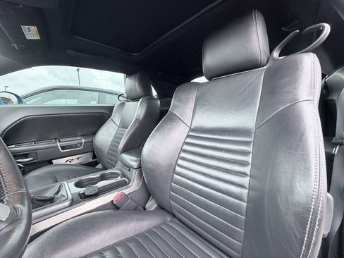 Used 2010 Dodge Challenger R/T image 21