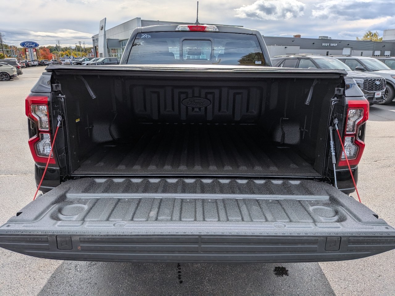 New 2026 Ford Ranger Lariat w/ Black Appearance Package AWD/4WD image 13