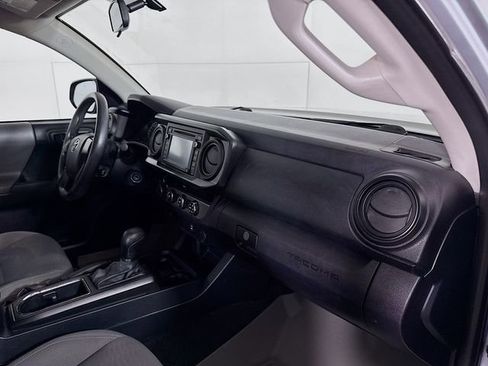 Used 2017 Toyota Tacoma SR AWD/4WD image 29