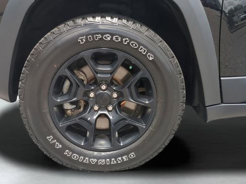 Used 2022 Jeep Cherokee Trailhawk w/ Technology Group B image 27