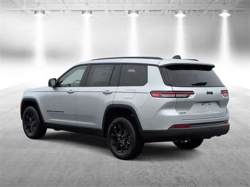 New 2025 Jeep Grand Cherokee L Altitude image 6