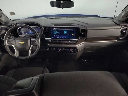 Used 2025 Chevrolet Silverado 1500 LT AWD/4WD image 25