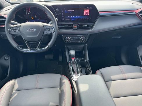 Used 2025 Chevrolet TrailBlazer RS w/ Convenience Package image 12