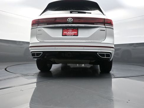Used 2024 Volkswagen Atlas SEL Premium R-Line AWD/4WD image 45