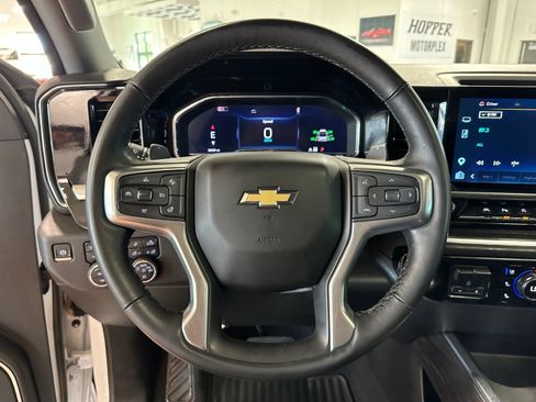Used 2025 Chevrolet Silverado 1500 LTZ w/ Z71 Off-Road Package AWD/4WD image 17
