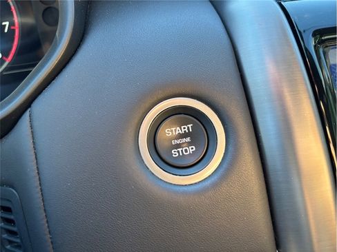 Used 2019 Land Rover Discovery HSE image 30