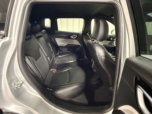 Used 2025 Jeep Compass Limited w/ Elite Group AWD/4WD image 10