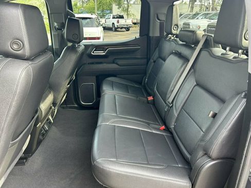 Used 2025 GMC Sierra 1500 SLT AWD/4WD image 7