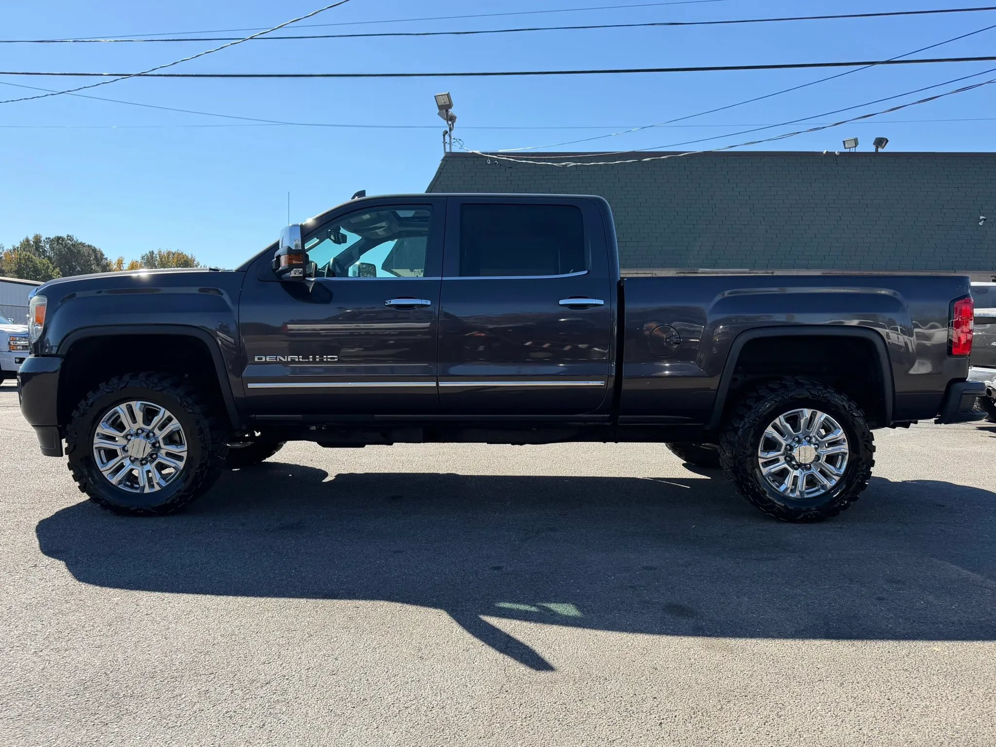 Used 2015 GMC Sierra 2500 Denali w/ Duramax Plus Package AWD/4WD image 8