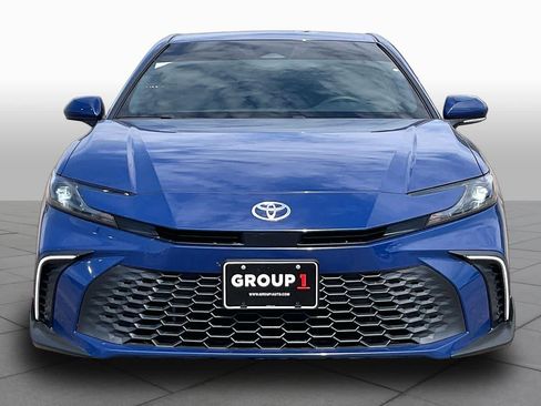 Used 2025 Toyota Camry SE w/ Convenience Package FWD image 4