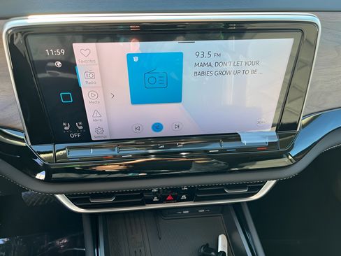 New 2026 Volkswagen Atlas SE image 17