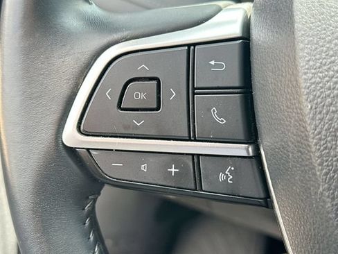 Used 2023 Toyota Highlander LE AWD/4WD image 43