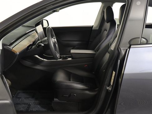 Used 2021 Tesla Model Y Long Range image 27