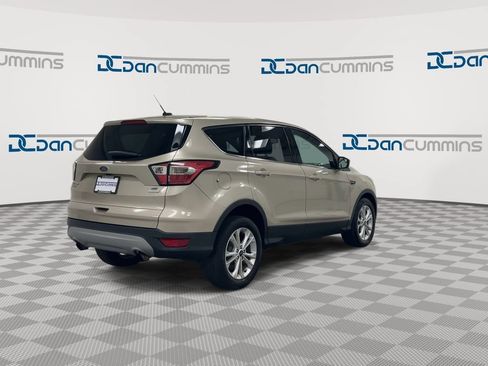 Used 2017 Ford Escape SE FWD image 8