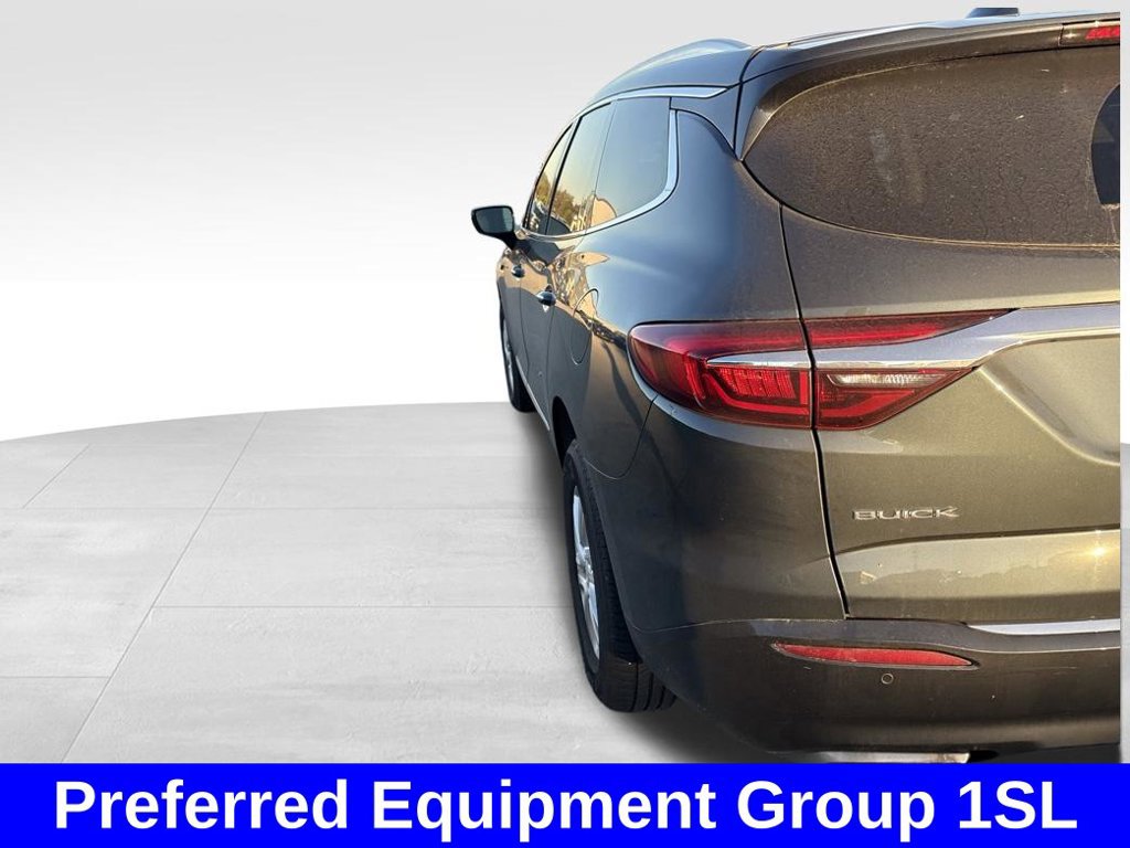 Used 2018 Buick Enclave Essence AWD/4WD image 4