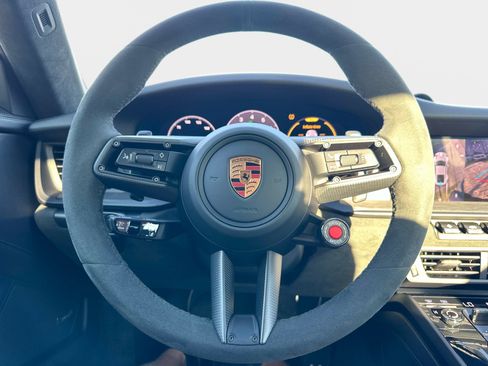 Used 2025 Porsche 911 Carrera GTS image 23