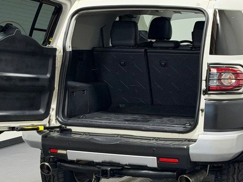 Used 2014 Toyota FJ Cruiser 4WD w/ Upgrade Package image 12
