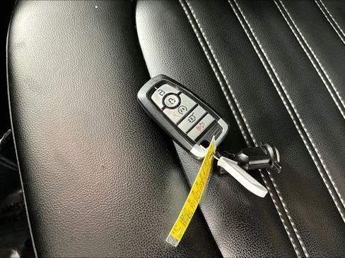 Used 2022 Ford Edge SEL w/ Convenience Package image 10