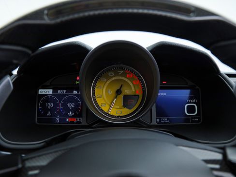 Certified 2019 Ferrari Portofino image 35