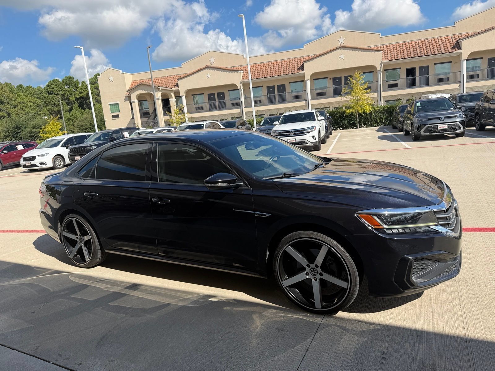 Used 2021 Volkswagen Passat 2.0T R-Line FWD image 2