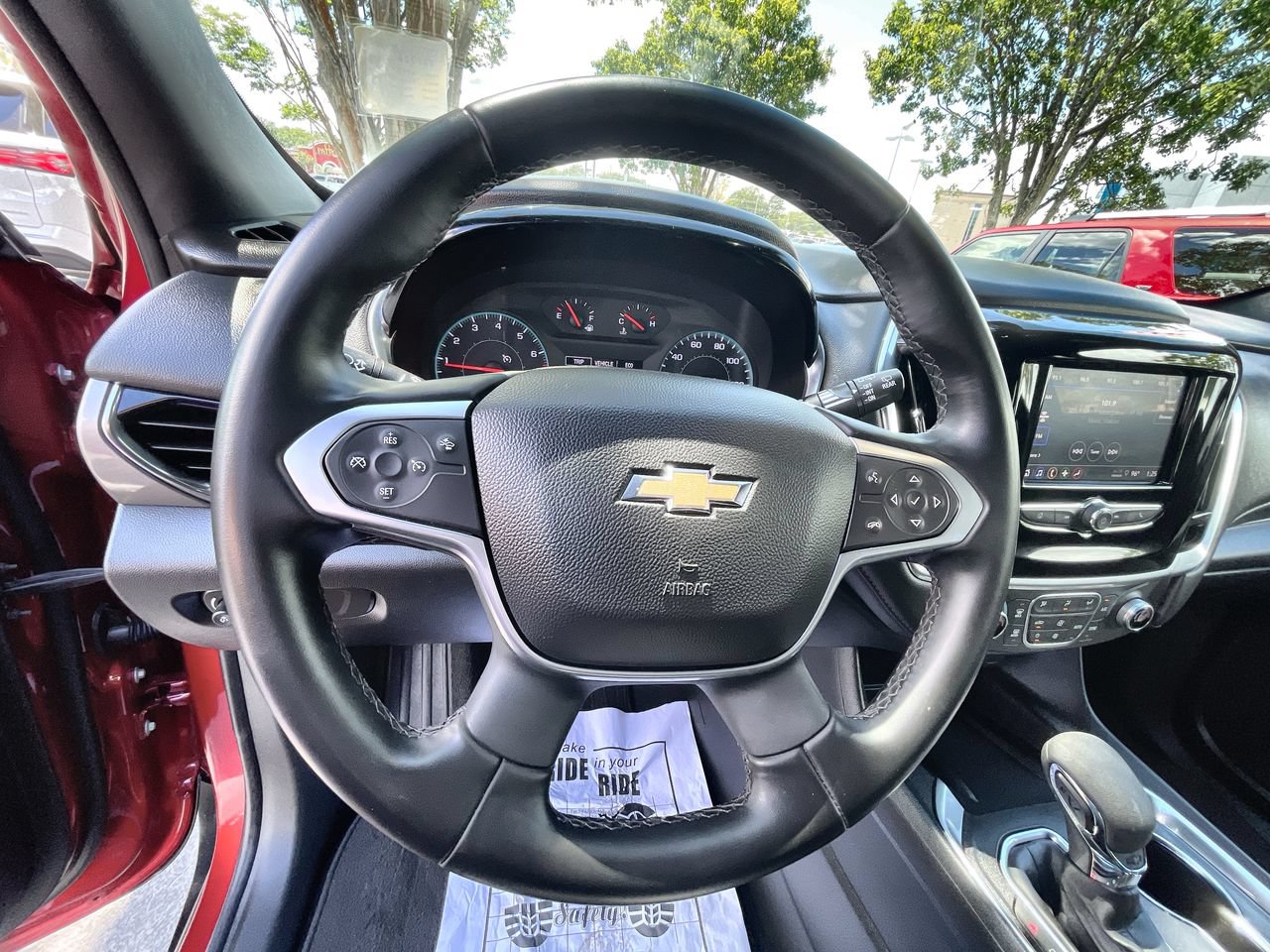 Used 2023 Chevrolet Traverse LT FWD image 11