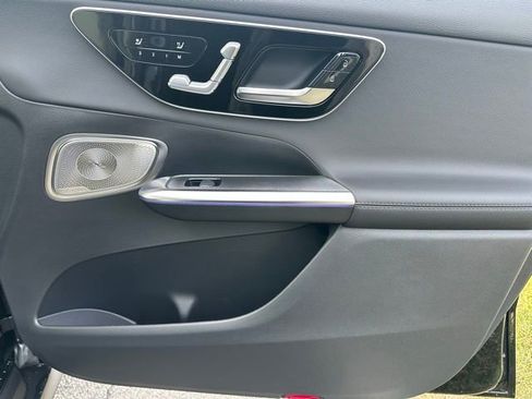 Used 2026 Mercedes-Benz GLC 300 4MATIC image 24